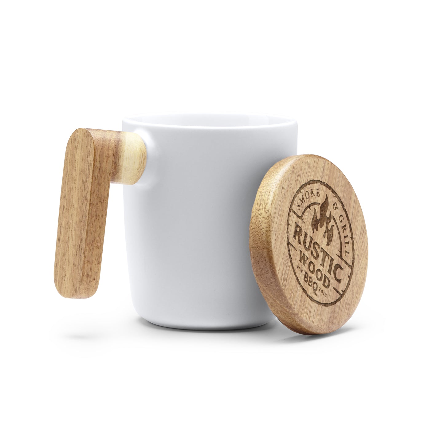 Taza de cerámica en acabado mate con tapa y asa de bambú. Con una capacidad de 350 ml.