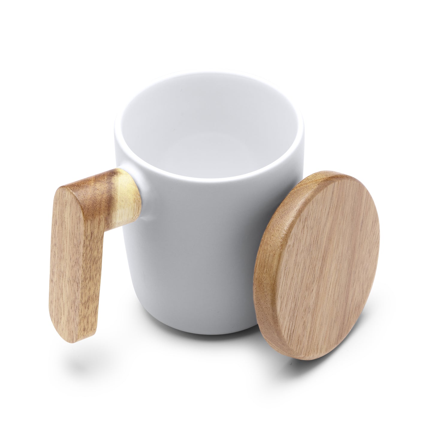 Taza de cerámica en acabado mate con tapa y asa de bambú. Con una capacidad de 350 ml.
