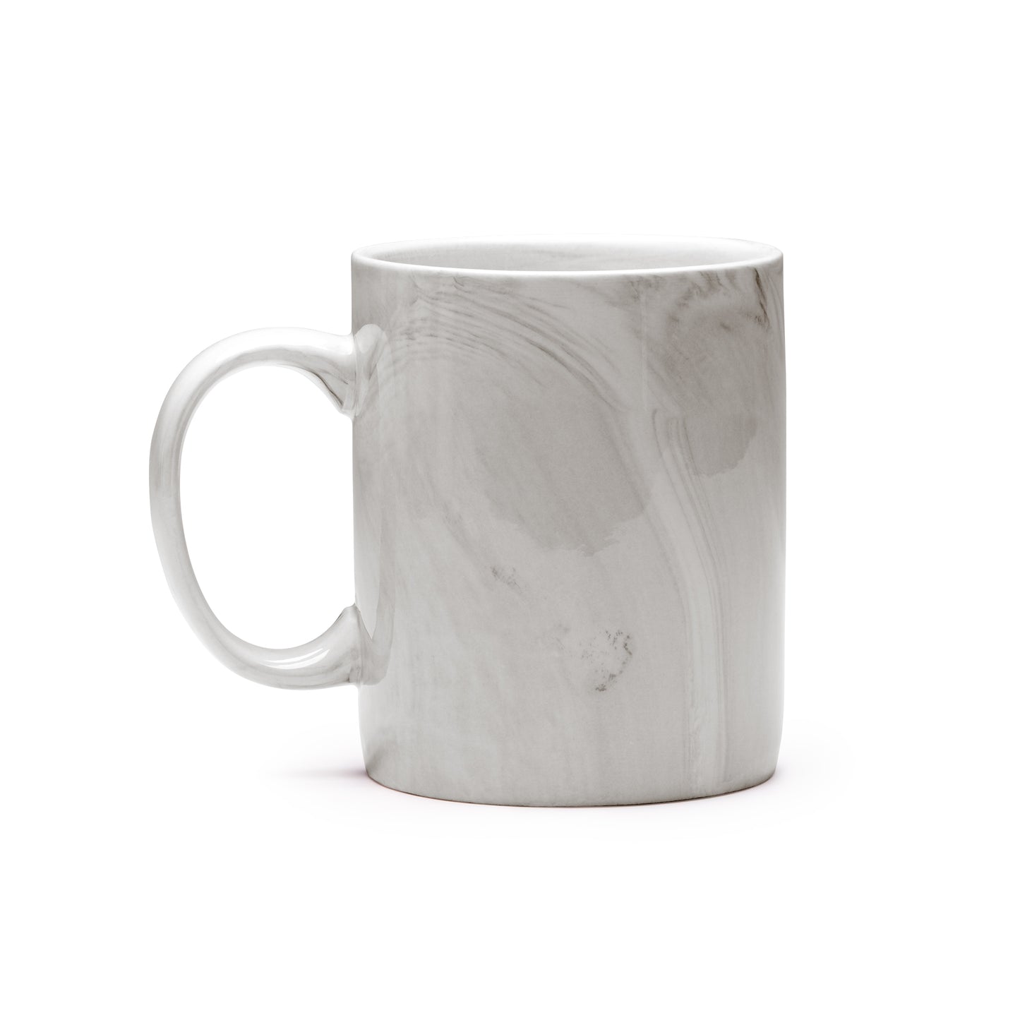 Taza de cerámica con acabado efecto mármol. Con una capacidad de 350 ml