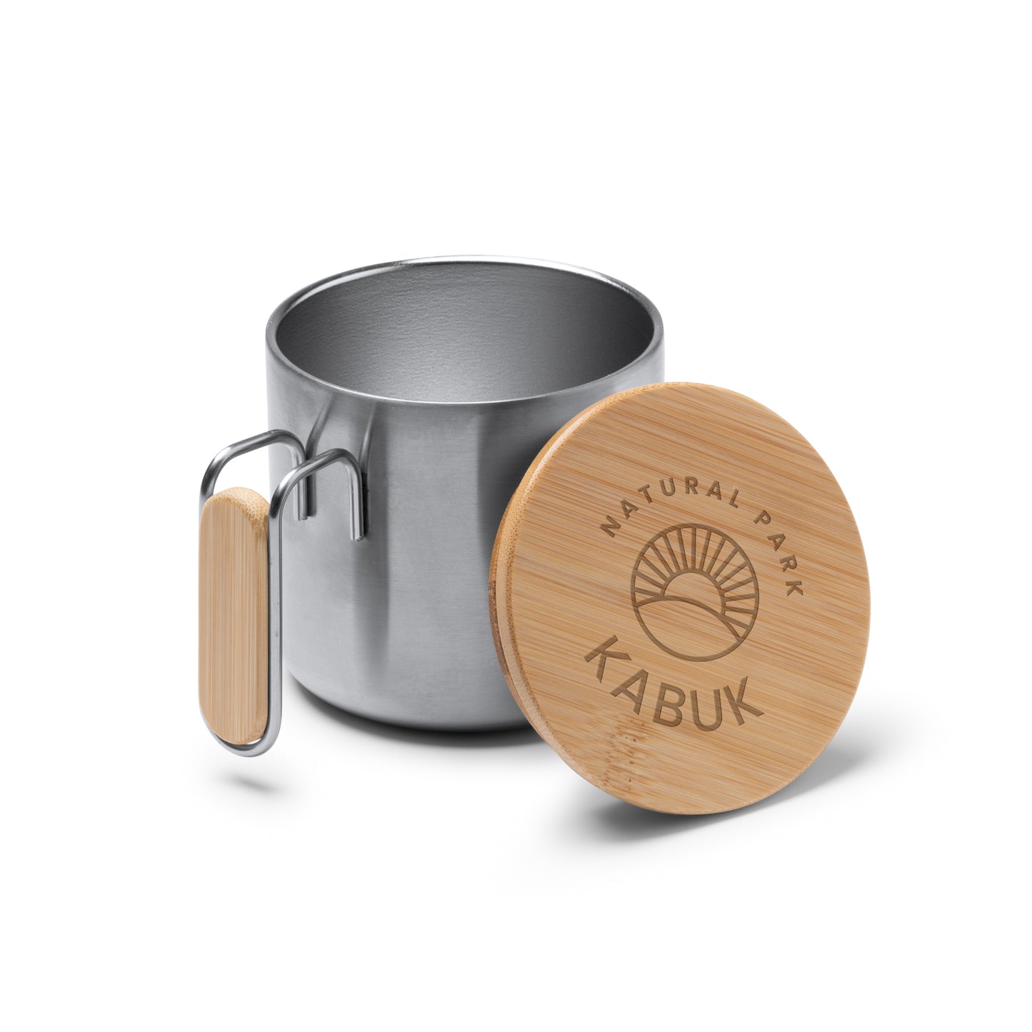 Taza de acero inoxidable 304 reciclado con detalle de bambú en el asa. Capacidad de 350 ml