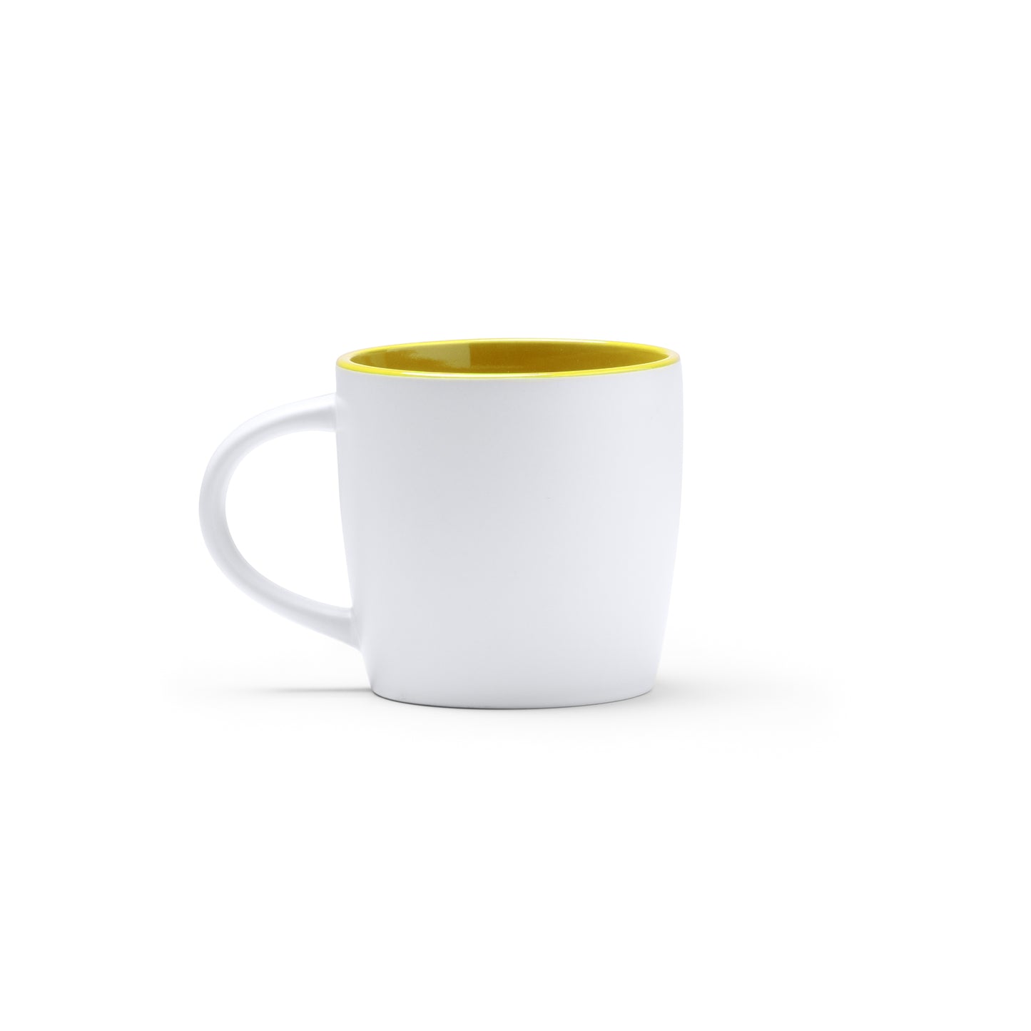 Taza de cerámica de 370 ml. Interior a color y exterior en blanco.