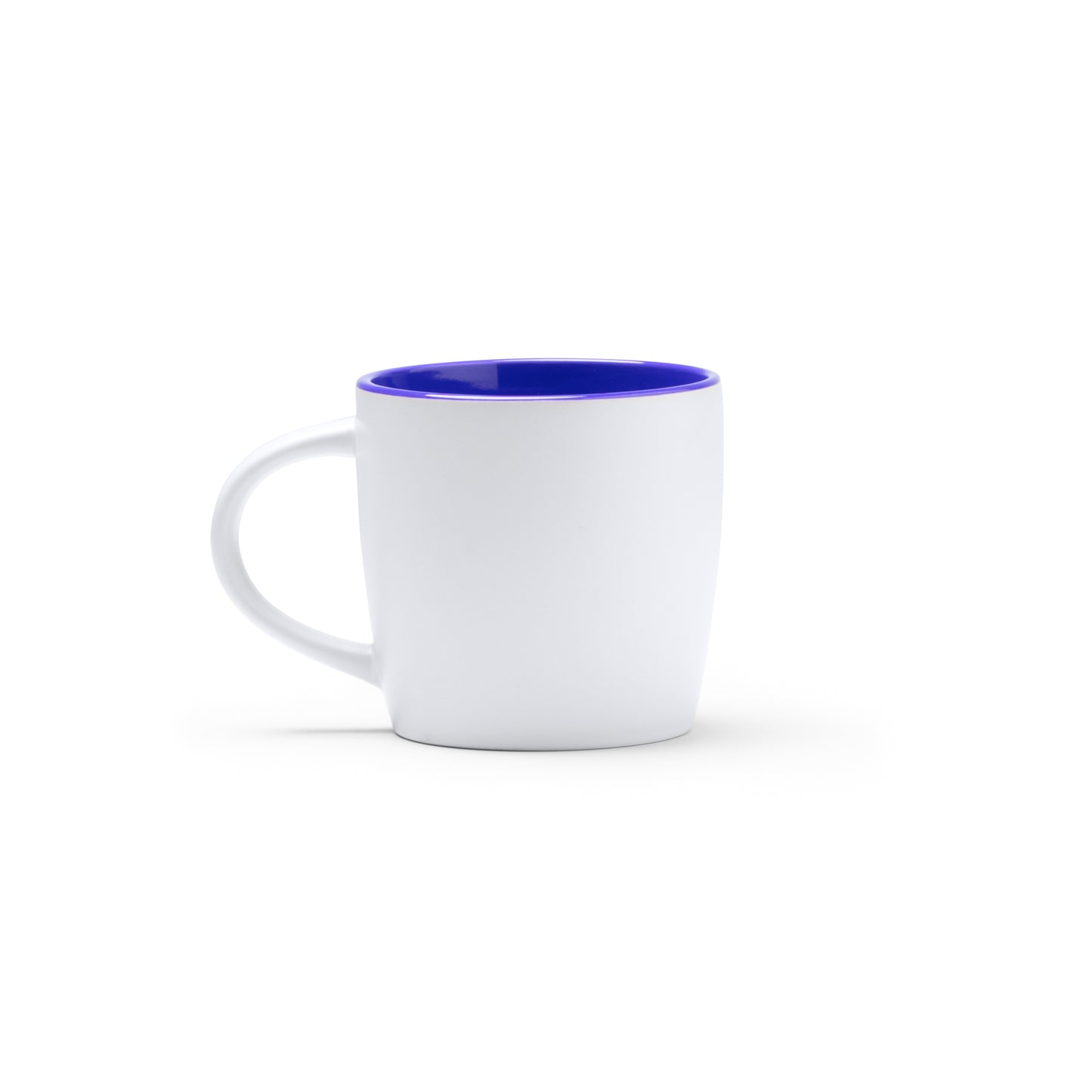 Taza de cerámica de 370 ml. Interior a color y exterior en blanco.