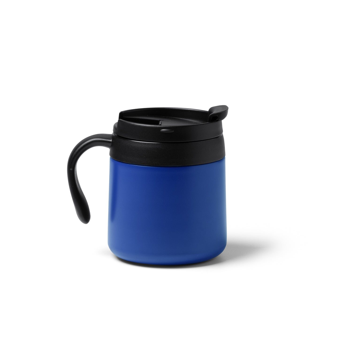 Taza de acero inoxidable 304 reciclado de doble pared con tapa a rosca y asa. Capacidad de 350 ml.