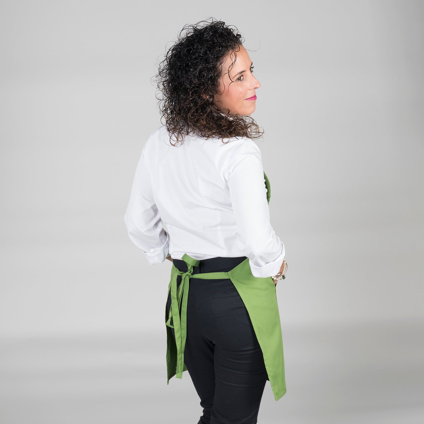 DELANTAL BISTRO ESCOTE PICO BOLSILLO CENTRO 80X65 CM
