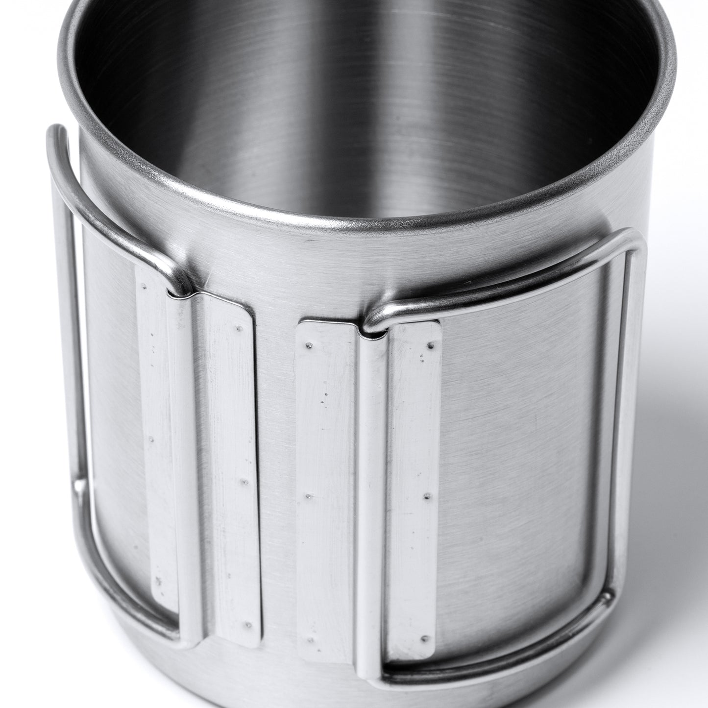 Taza de acero inoxidable 304 con asas plegables. Capacidad 450 ml
