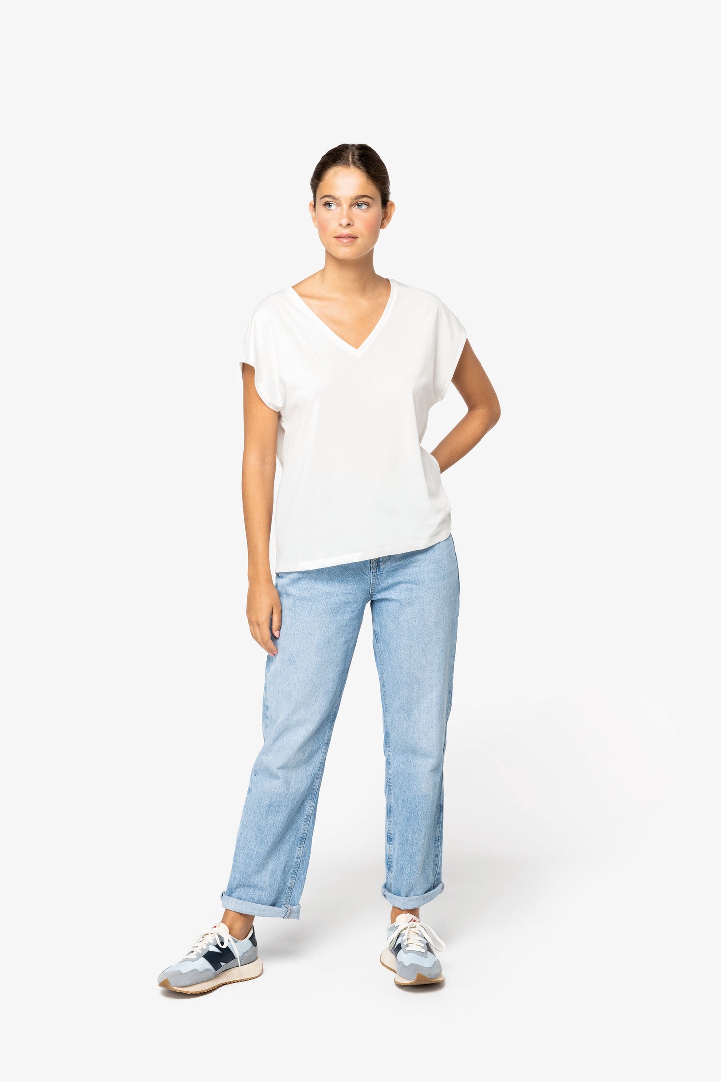 Camiseta ecorresponsable holgada con cuello de pico mujer
