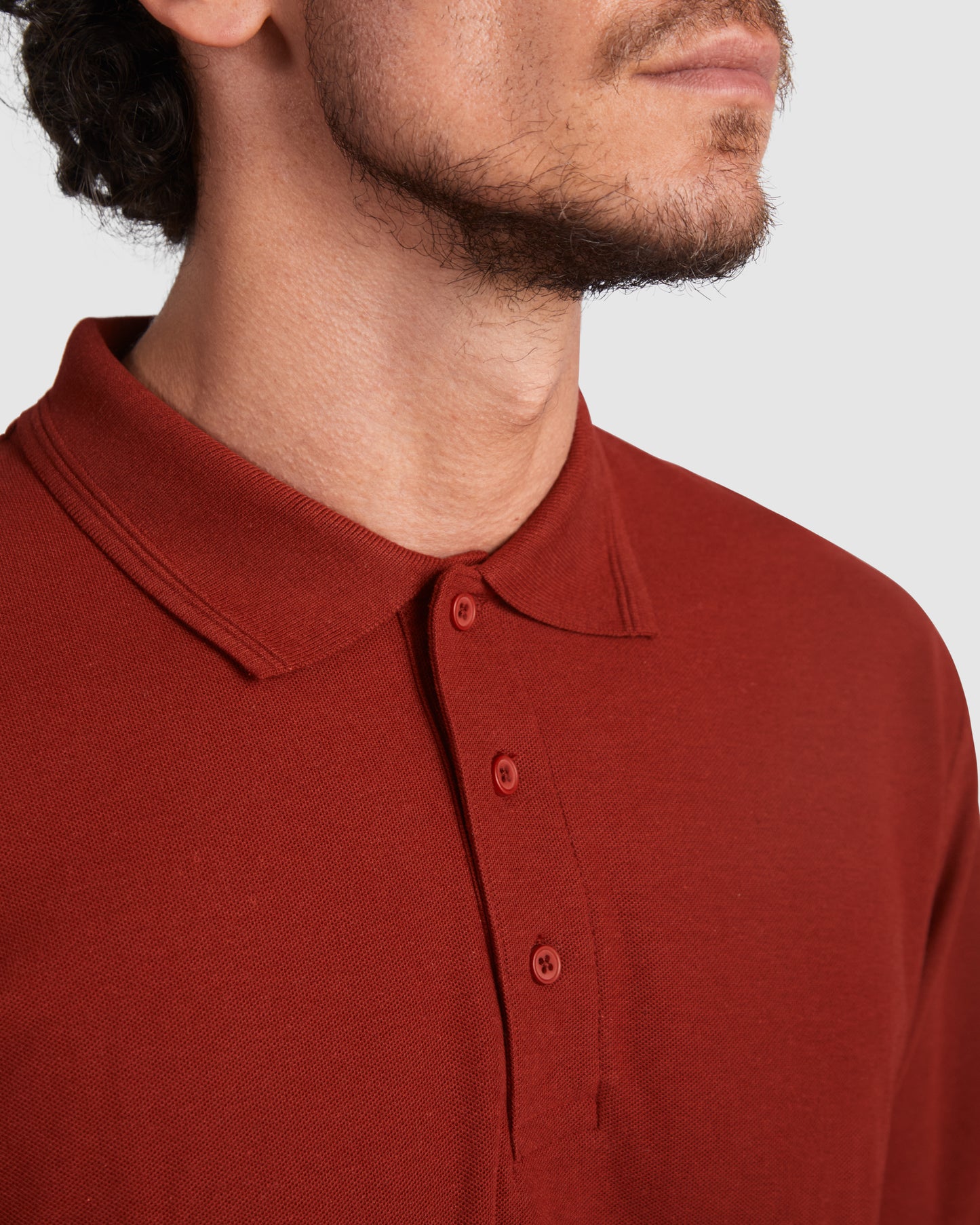 Polo de manga larga.