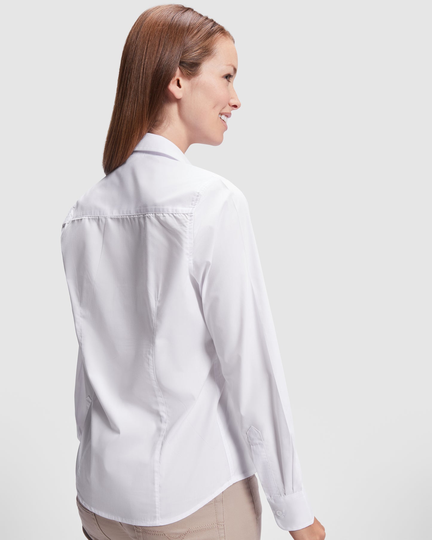 Camisa de manga larga de mujer.