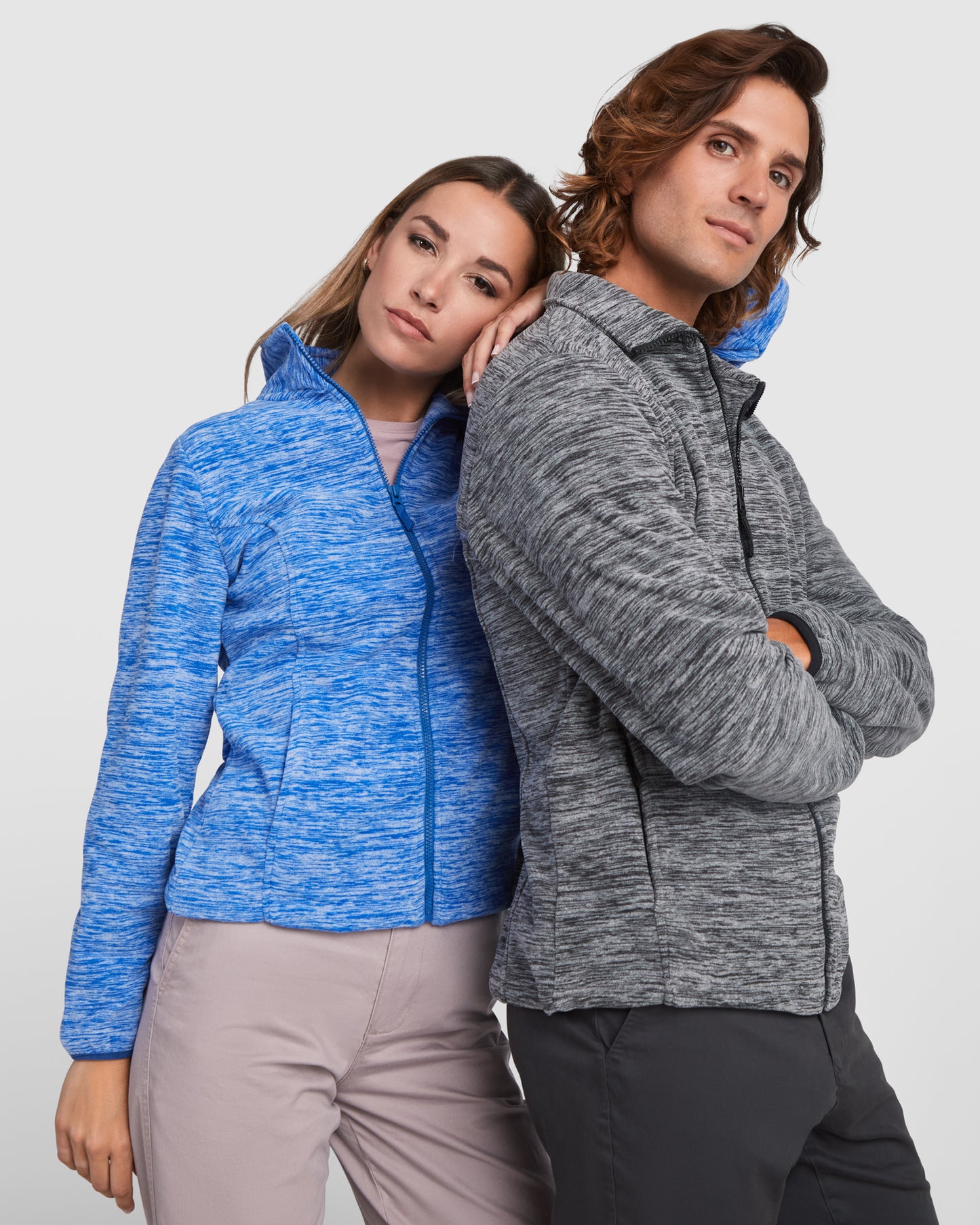 6413 Sudadera polar, con cuello alto.