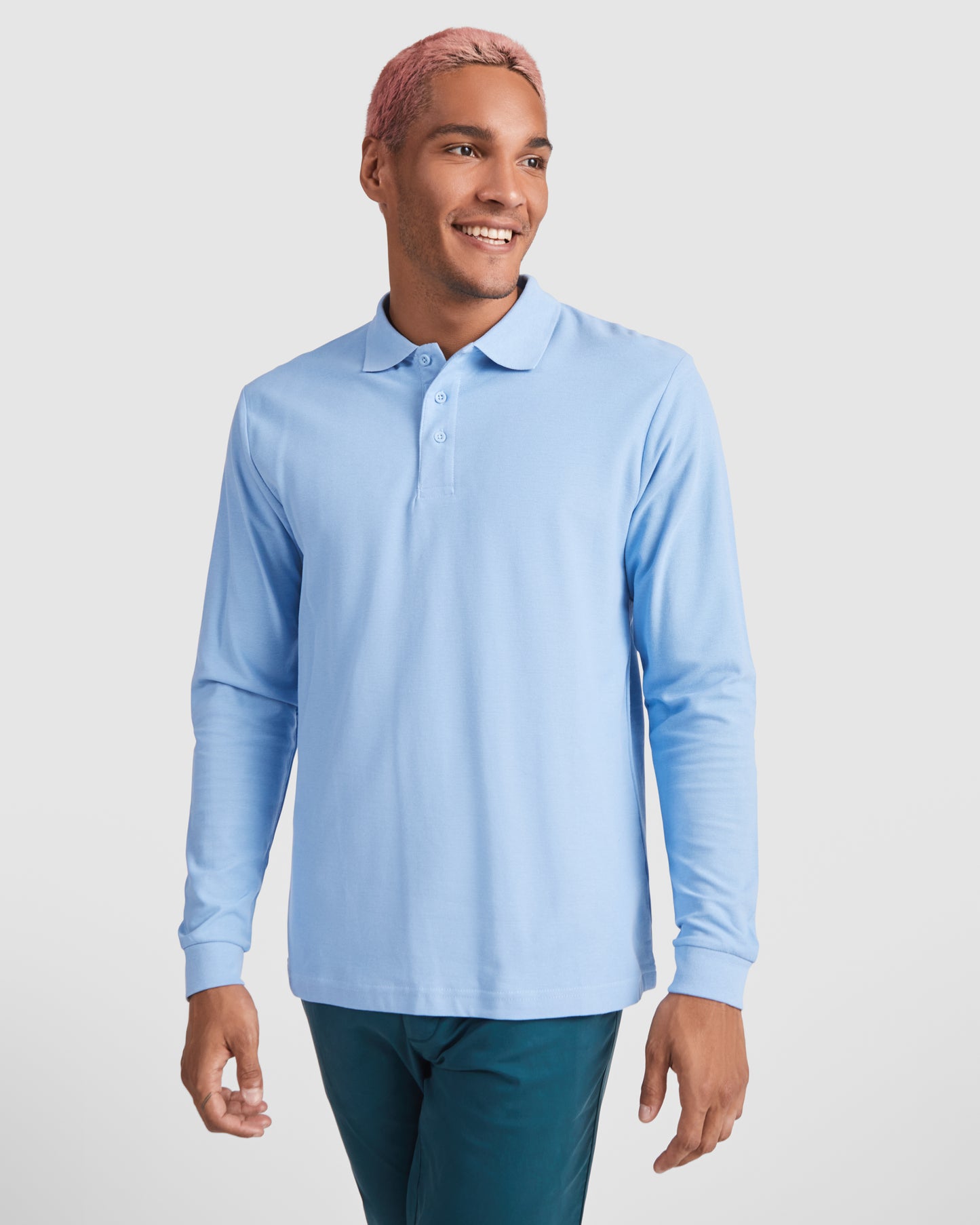 Polo de manga larga.