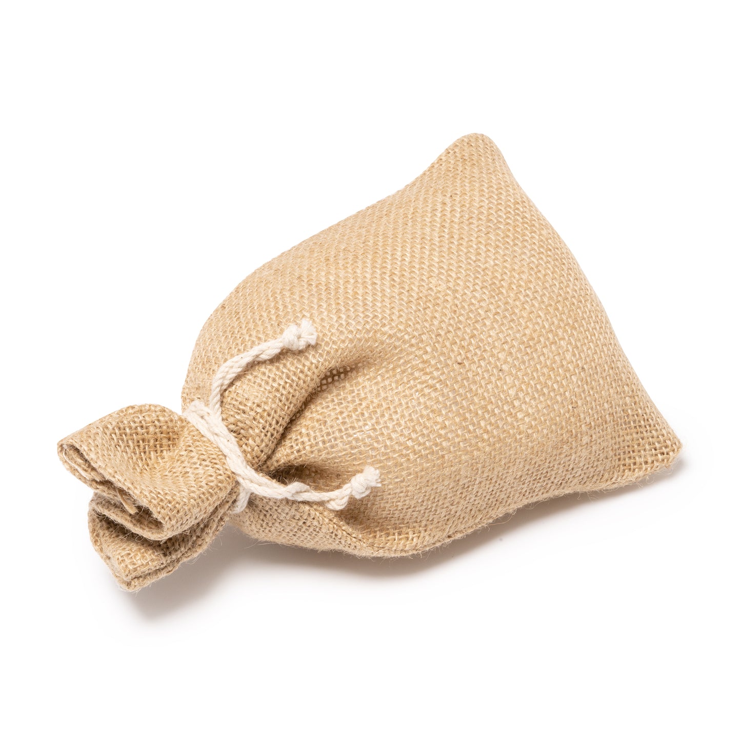 Bolsa estilo saco de yute natural. Cierre con cordones de algodón.