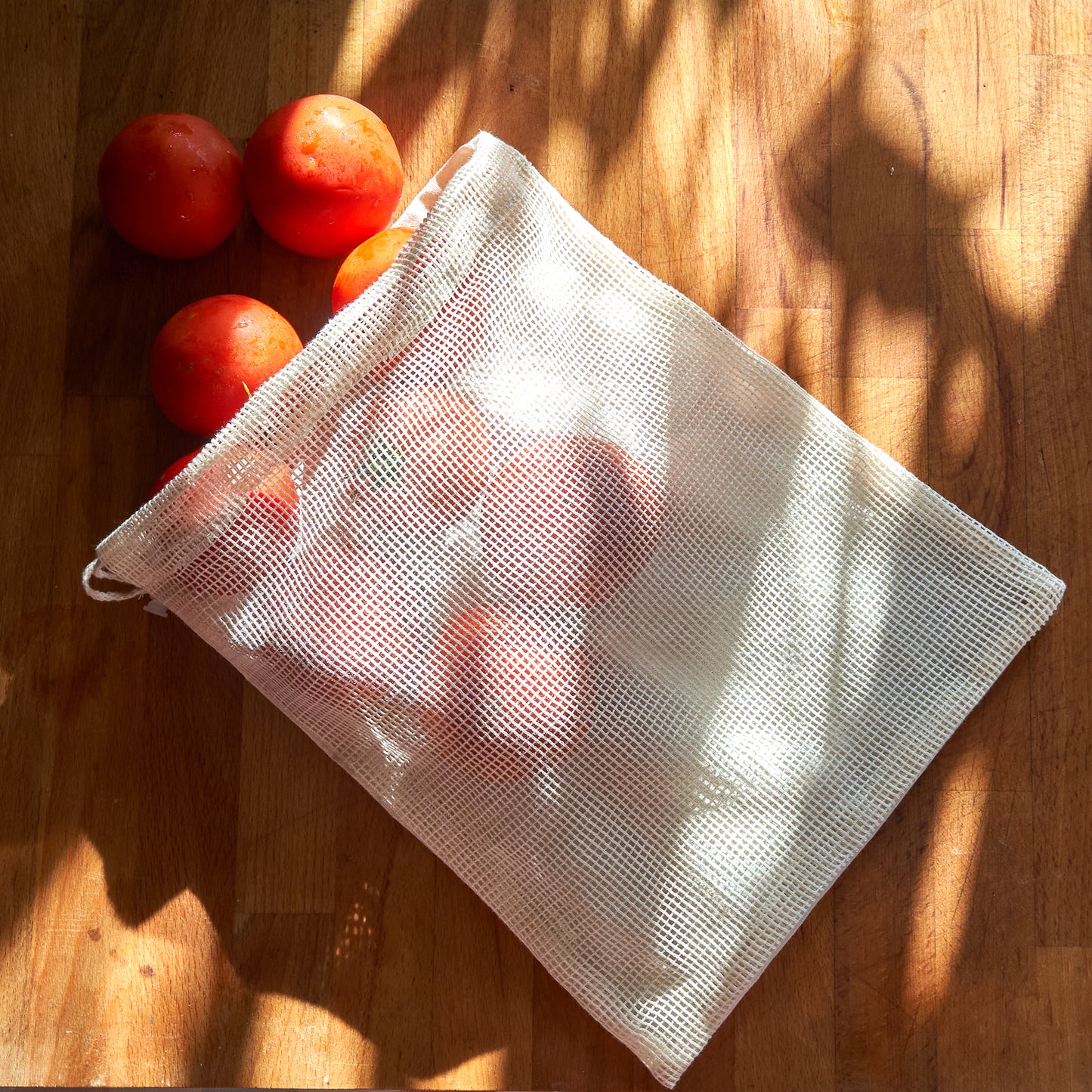 Bolsa multiuso algodón 120 g/m² con cordones de auto-cierre.