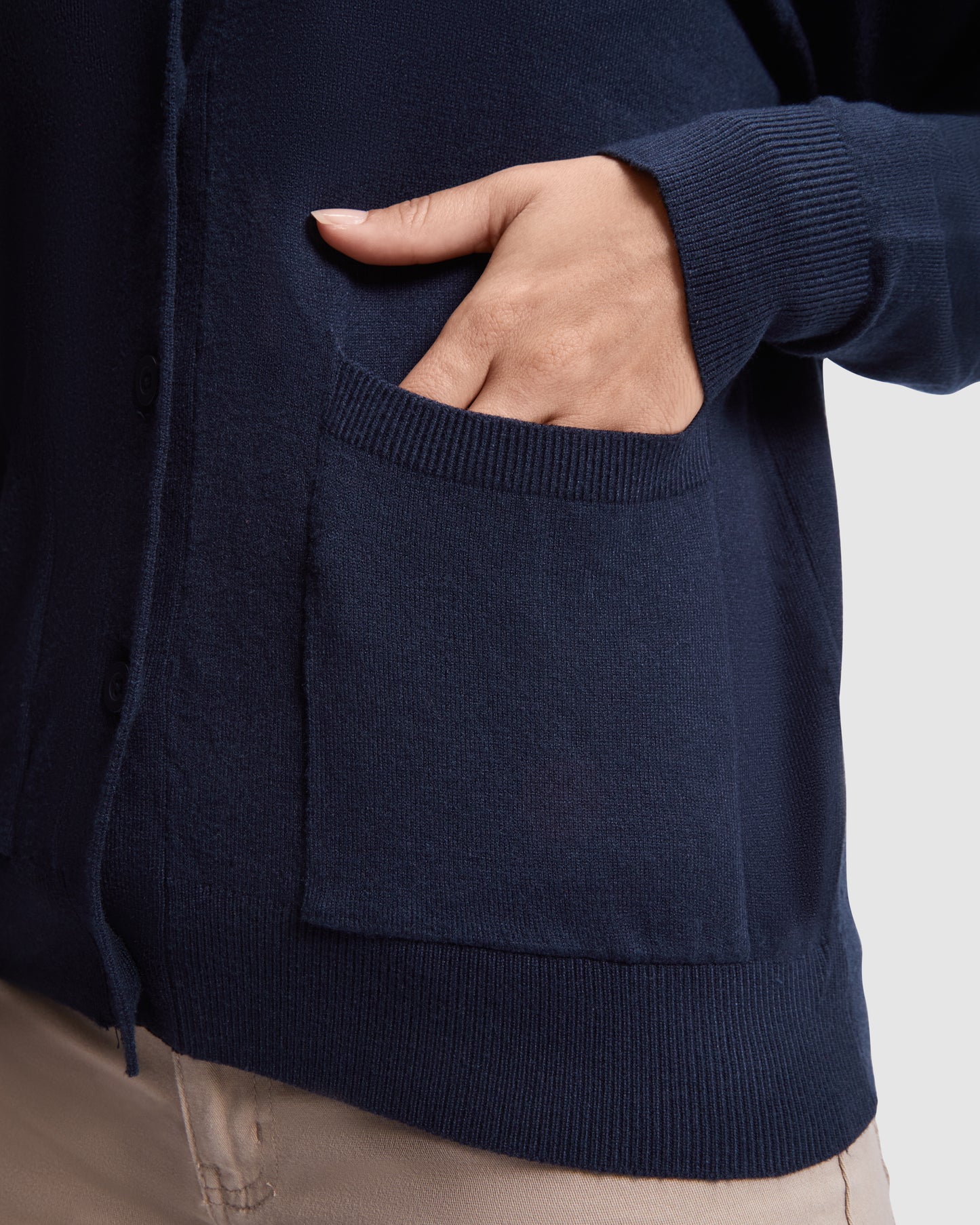 Chaqueta con escote de pico para mujer.