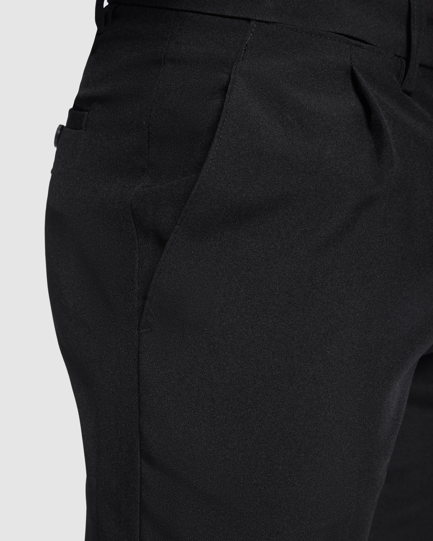 Pantalón largo de hombre semientallado.