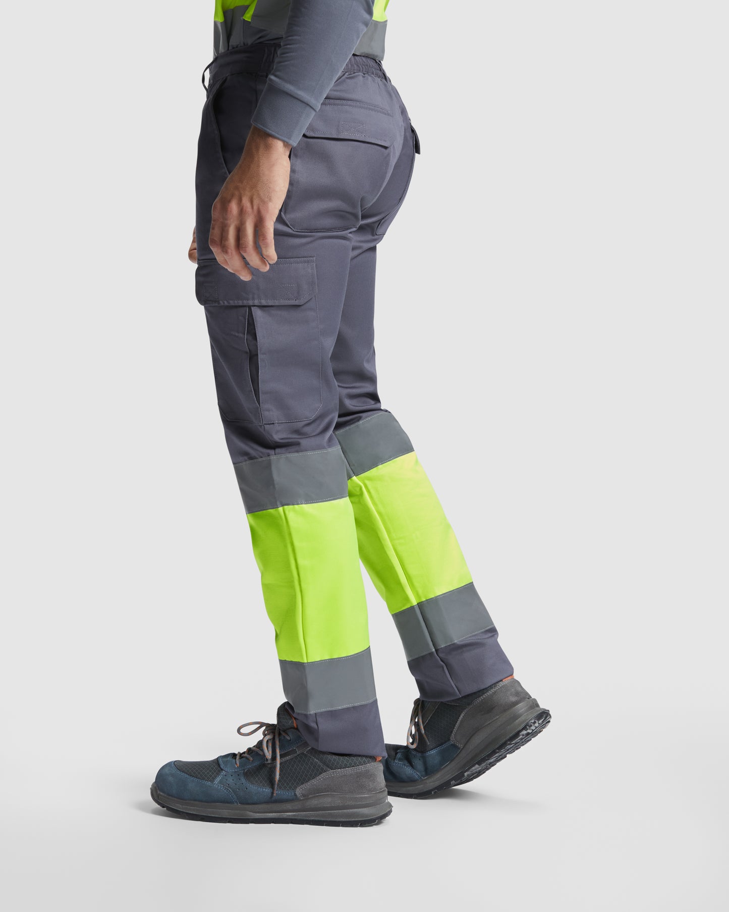 Pantalón multibolsillos.