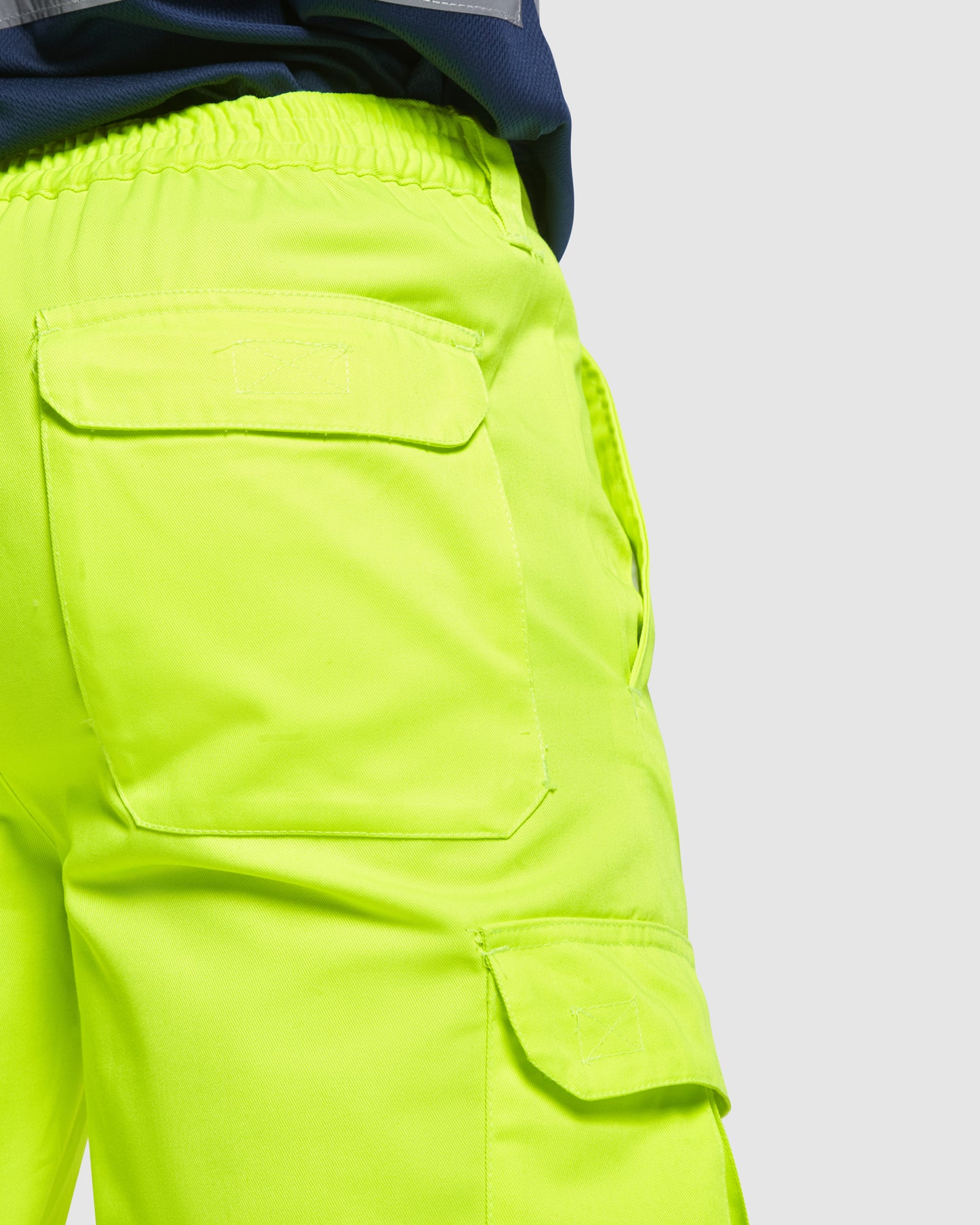 Pantalón largo.