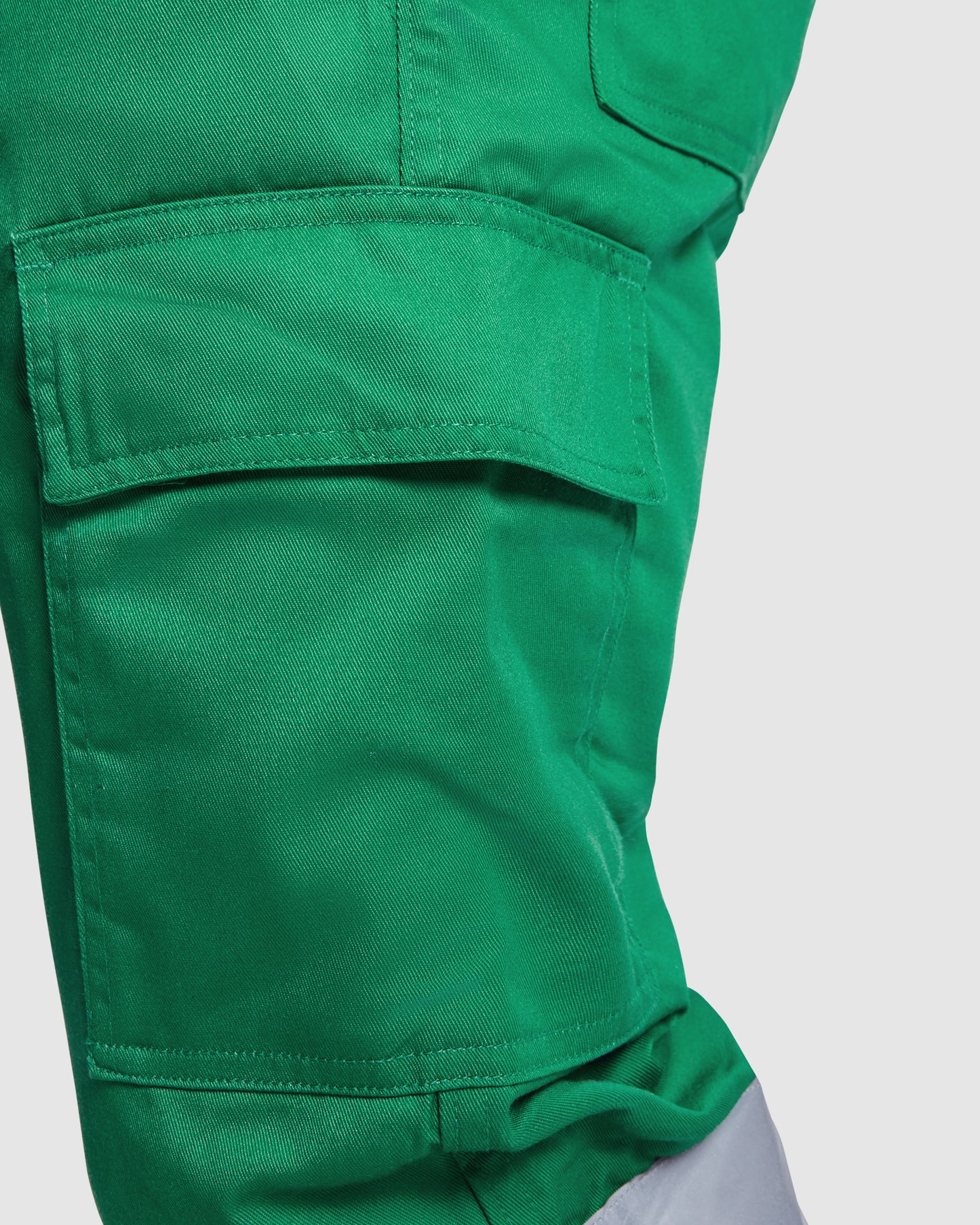 Pantalón largo.