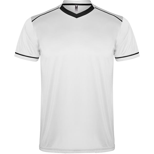 Conjunto deportivo de camiseta y pantalón.