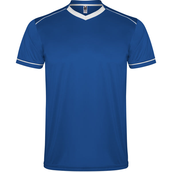 Conjunto deportivo de camiseta y pantalón.