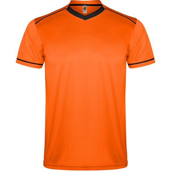 Conjunto deportivo de camiseta y pantalón.