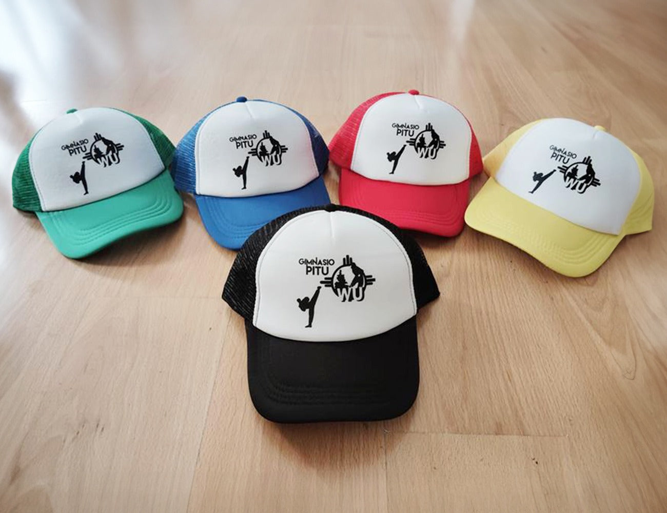 Gimnasio Pitu – Gorras Personalizadas que Reflejan Actitud y Marca