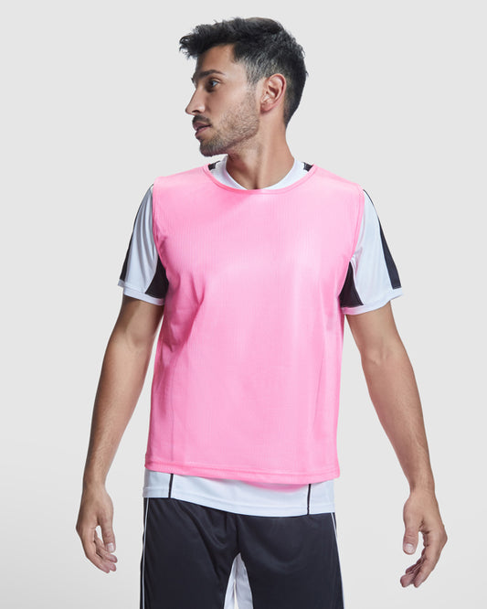 Peto deportivo transpirable unisex.