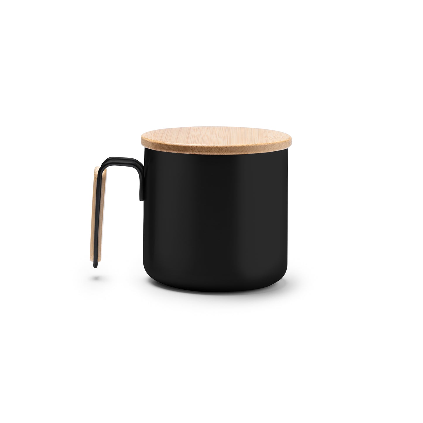Taza de acero inoxidable 304 reciclado con detalle de bambú en el asa. Capacidad de 350 ml