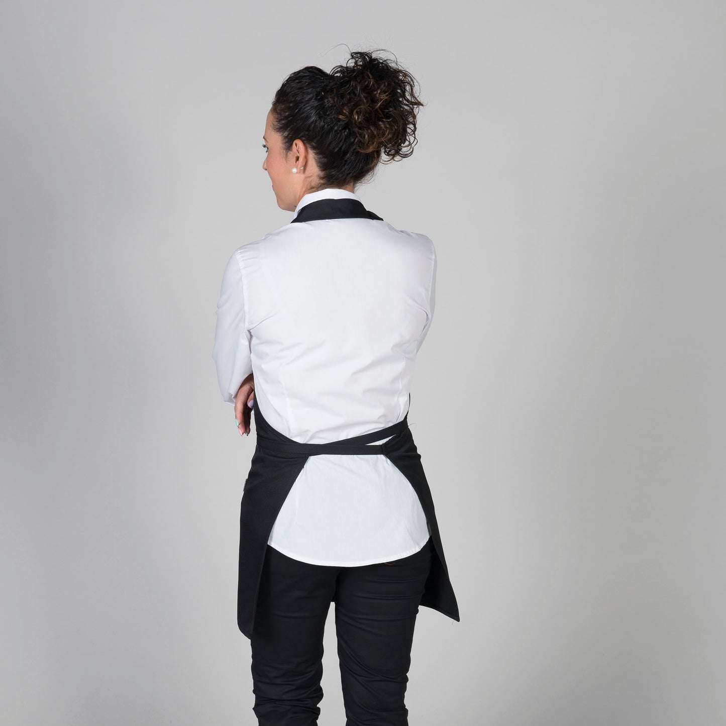 DELANTAL BISTRO ESCOTE PICO BOLSILLO CENTRO 80X65 CM