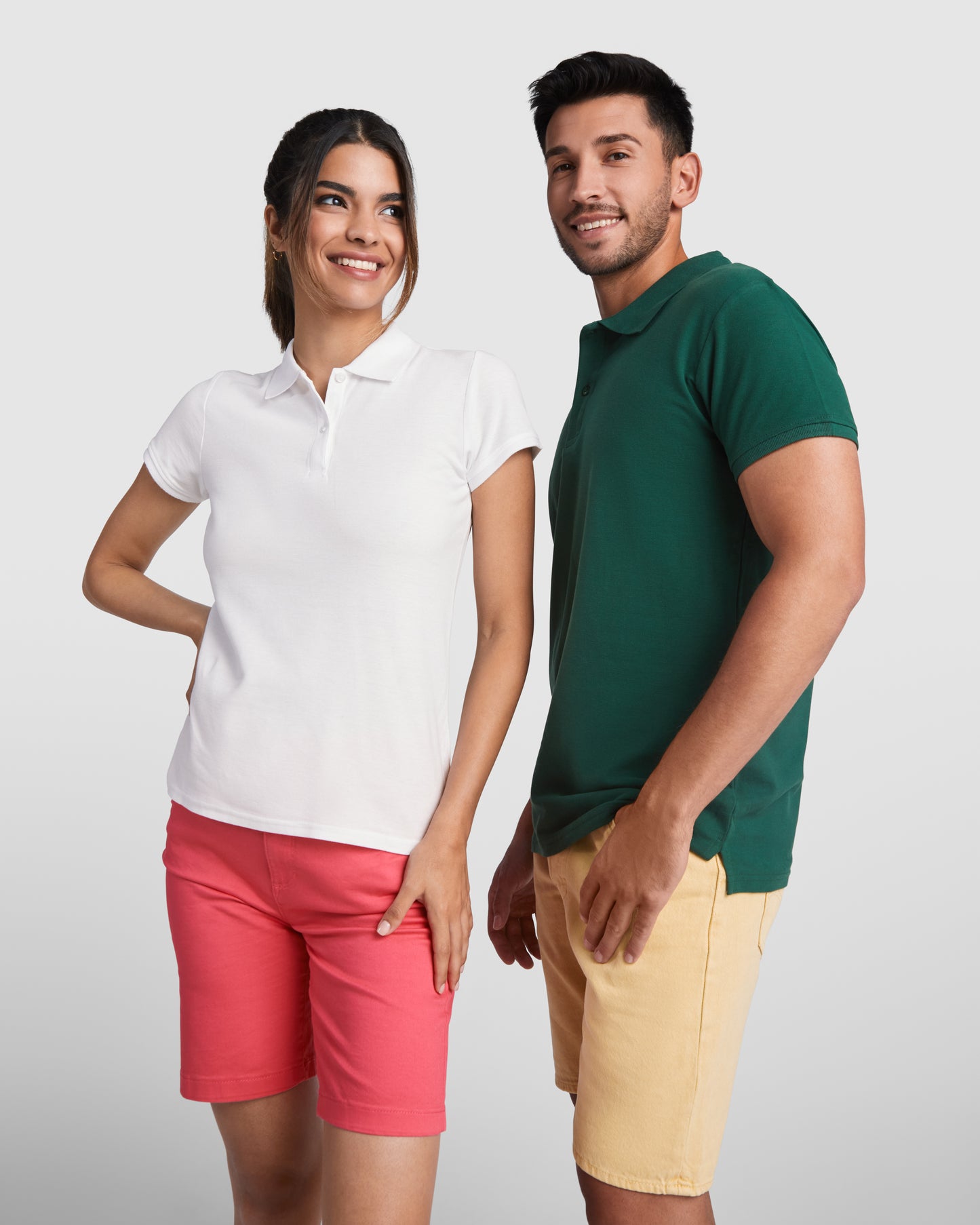 Polo de mujer entallado.