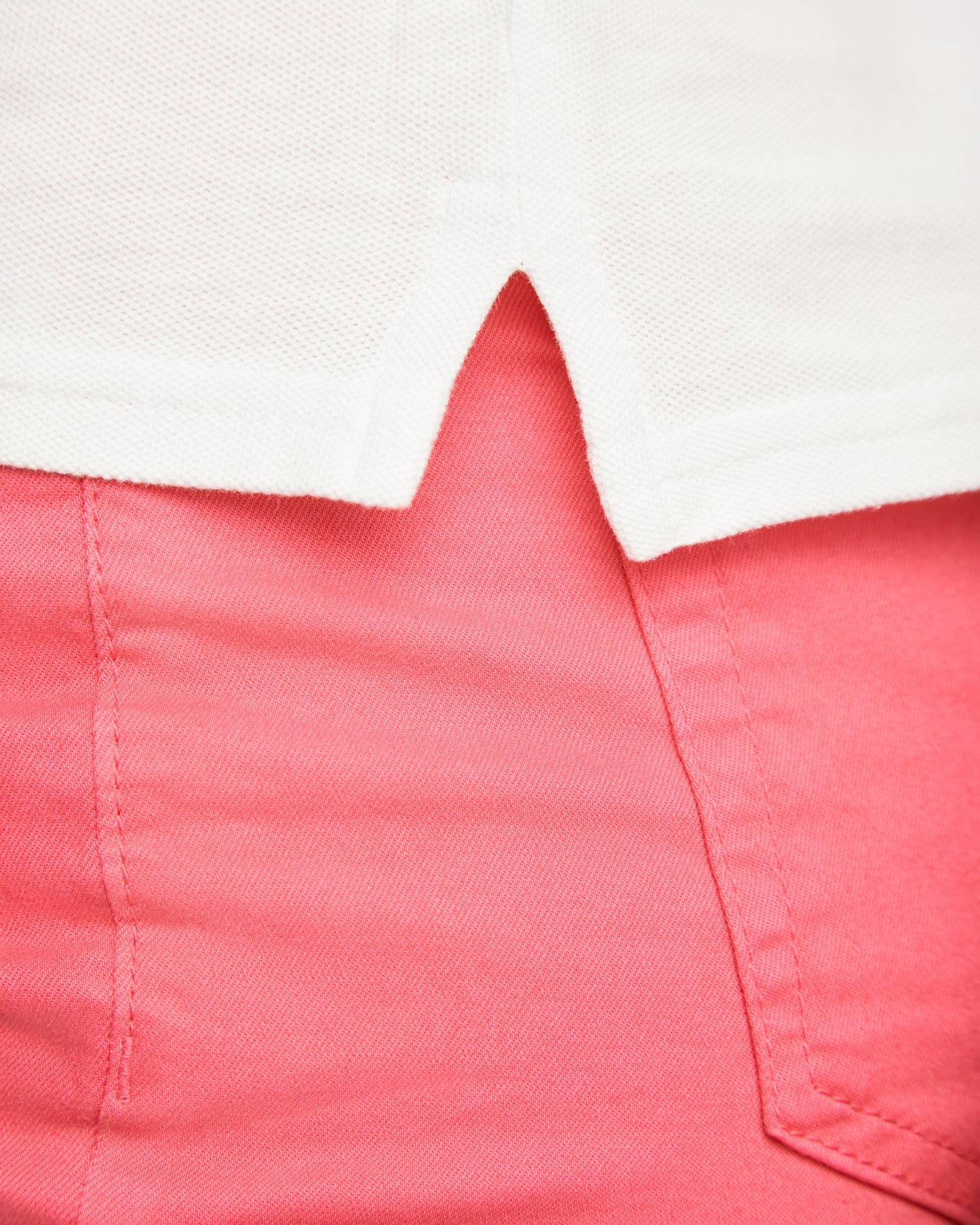 Polo de mujer entallado.
