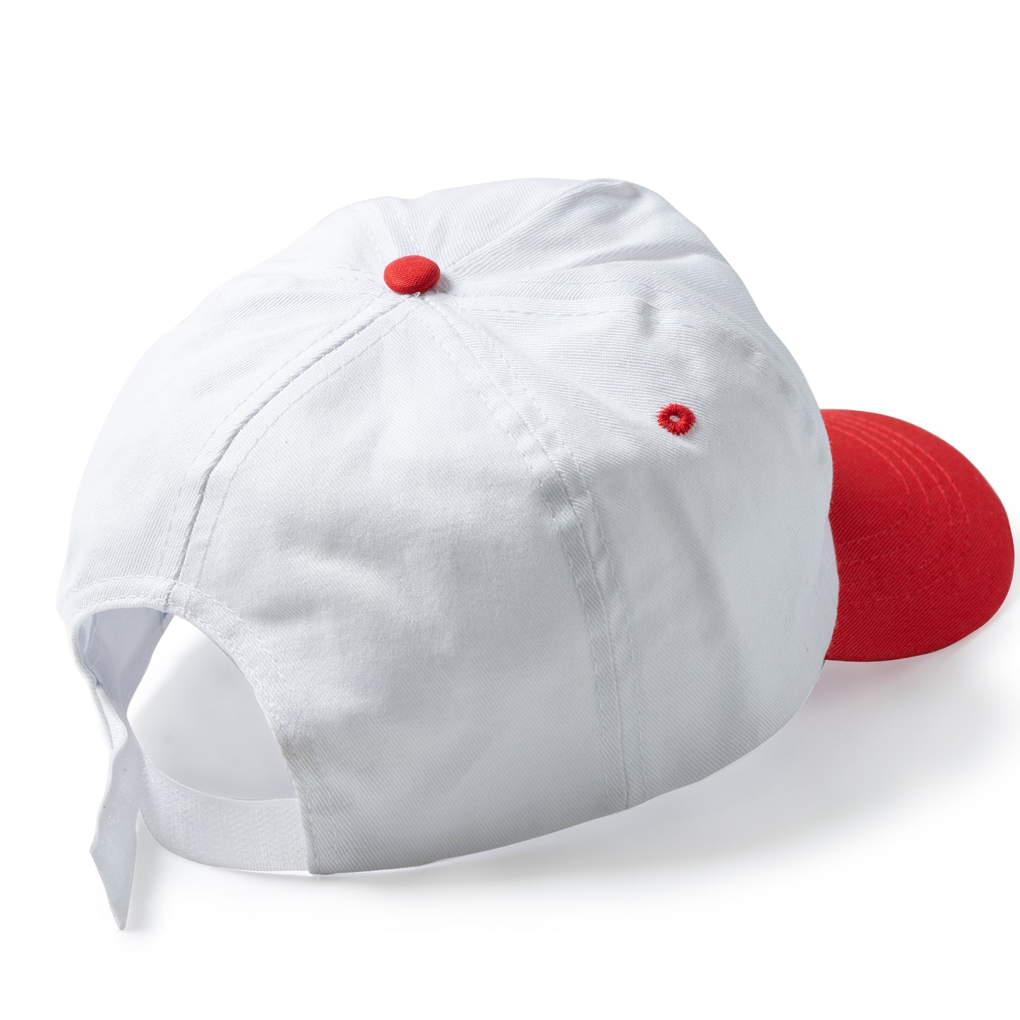 Gorra de 5 paneles 100% algodón. Cierre ajustable de velcro y orificios de ventilación.