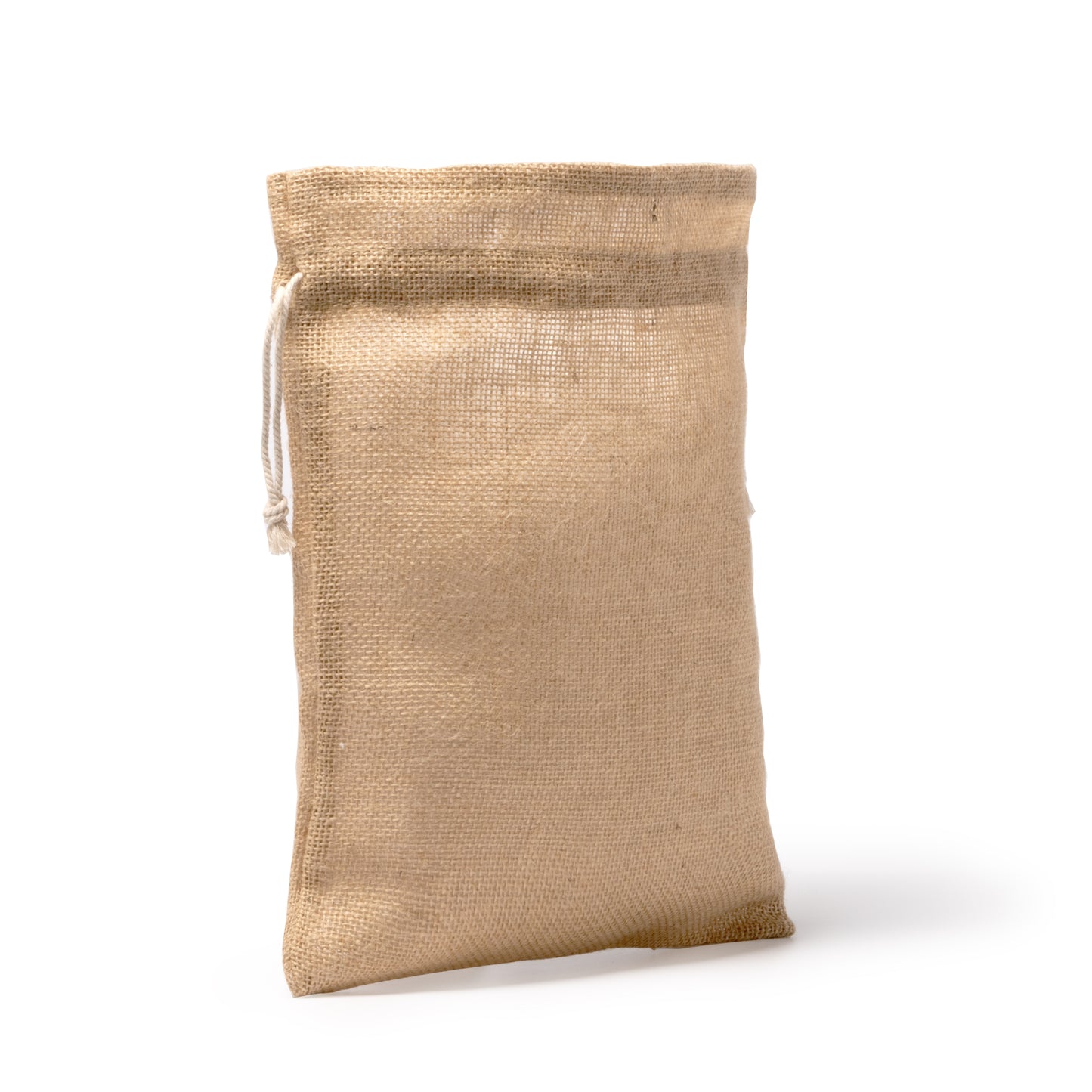 Bolsa estilo saco de yute natural. Cierre con cordones de algodón.