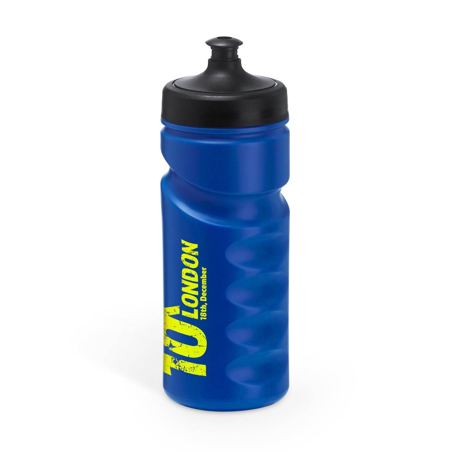 Bidón de RPET flexible diseñado en forma de camiseta, con tapón de seguridad y mosquetón para transportarlo de forma fácil. Capacidad de 470 ml.